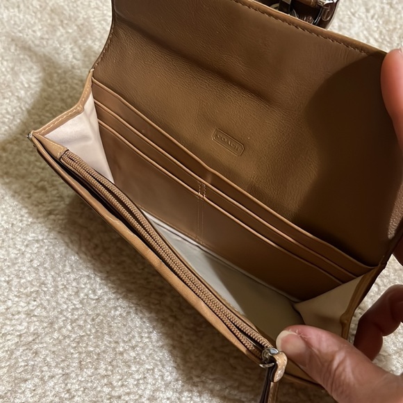 Women’s coach wallet - Picture 6 of 16